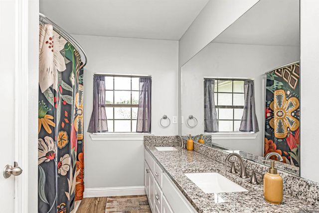 43271 Bayou Narcisse, Gonzales, LA 70737
