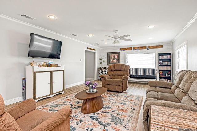 43271 Bayou Narcisse, Gonzales, LA 70737