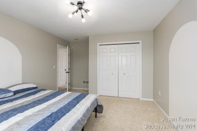 88 Summerwyn Drive, Caledonia, MI 49316