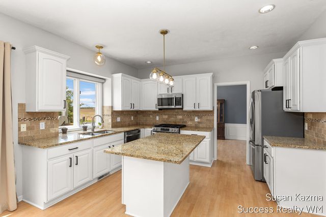88 Summerwyn Drive, Caledonia, MI 49316