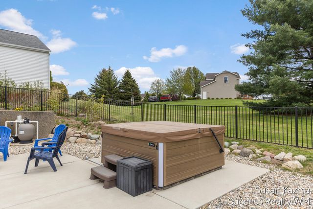88 Summerwyn Drive, Caledonia, MI 49316
