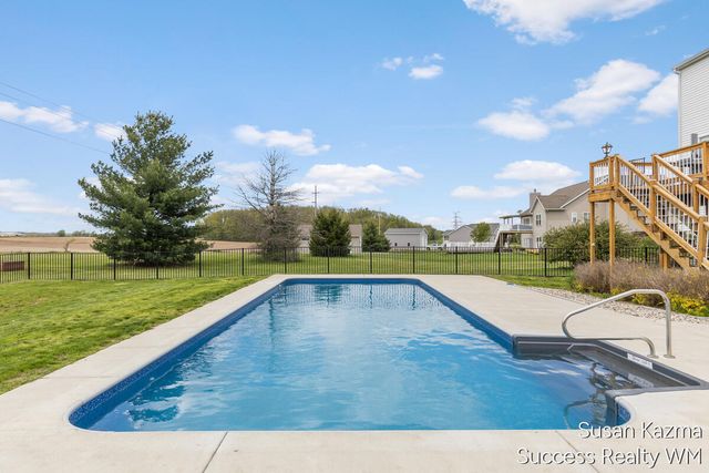 88 Summerwyn Drive, Caledonia, MI 49316