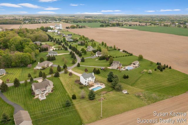 88 Summerwyn Drive, Caledonia, MI 49316