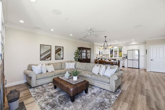 106 Younger Way D, Santa Cruz, CA 95060