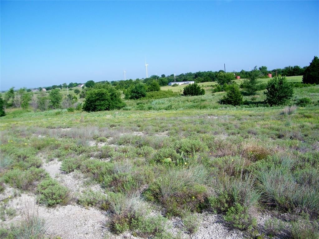 Image 7 of property listing at County Street 2700, Cyril, OK 73029