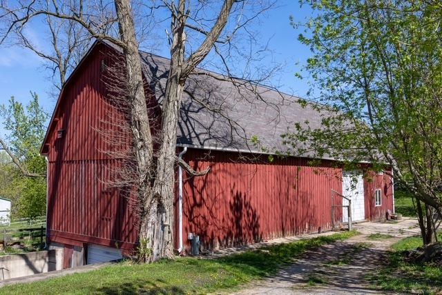 6102 E Hillside Road, Crystal Lake, IL 60012