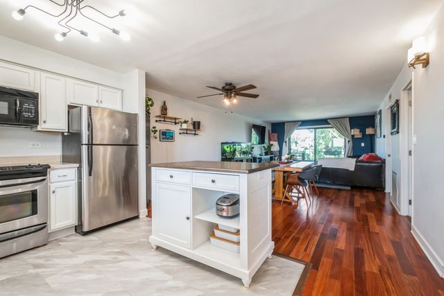 6221 N Niagara Avenue 507, Chicago, IL 60631