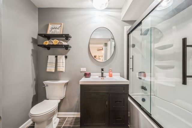6221 N Niagara Avenue 507, Chicago, IL 60631