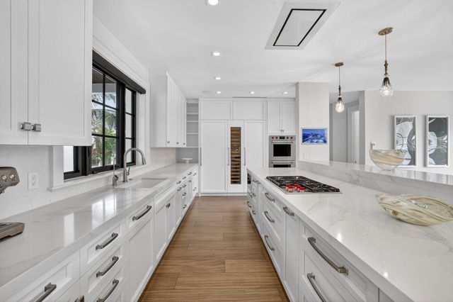 400 Mola Avenue, Fort Lauderdale, FL 33301