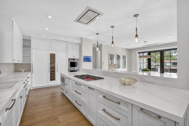 400 Mola Avenue, Fort Lauderdale, FL 33301