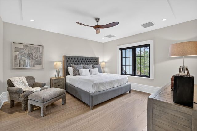 400 Mola Avenue, Fort Lauderdale, FL 33301