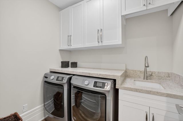 400 Mola Avenue, Fort Lauderdale, FL 33301