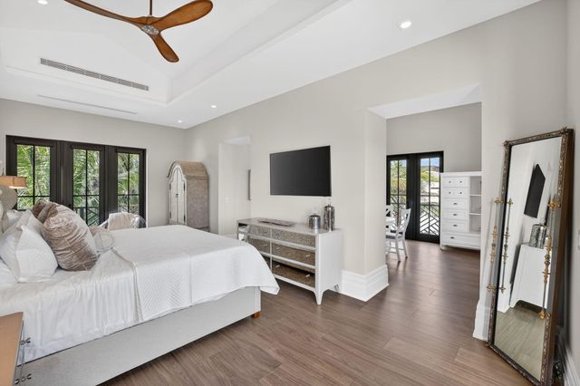 400 Mola Avenue, Fort Lauderdale, FL 33301