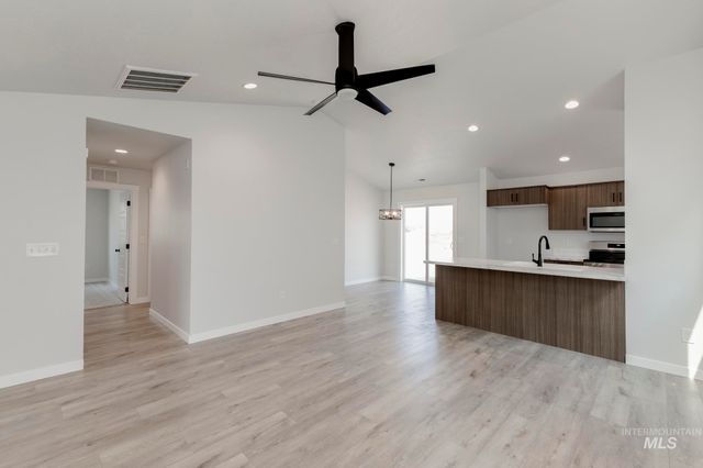 3763 E Syracuse St, Nampa, ID 83686