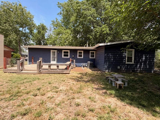 1439 N Community Dr., Derby, KS 67037