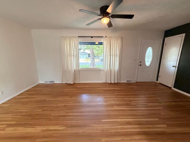 1439 N Community Dr., Derby, KS 67037