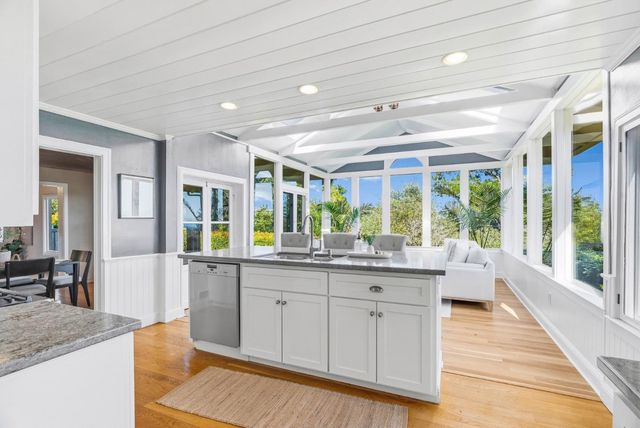 31 S Circle Dr, Santa Cruz, CA 95060