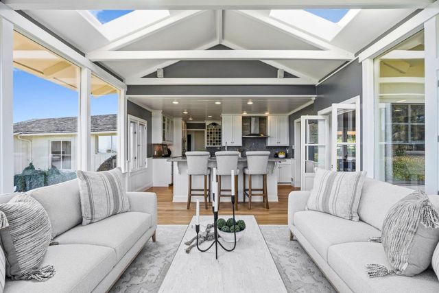 31 S Circle Dr, Santa Cruz, CA 95060