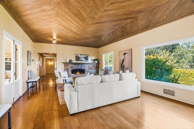 31 S Circle Dr, Santa Cruz, CA 95060