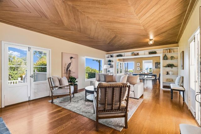 31 S Circle Dr, Santa Cruz, CA 95060