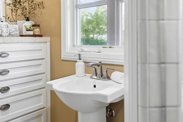31 S Circle Dr, Santa Cruz, CA 95060