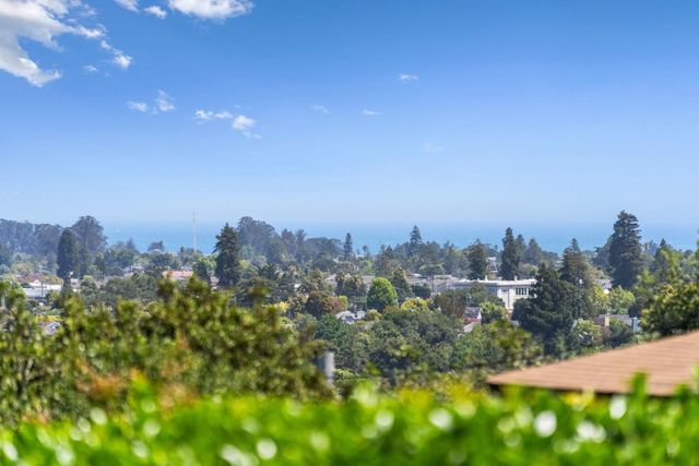31 S Circle Dr, Santa Cruz, CA 95060