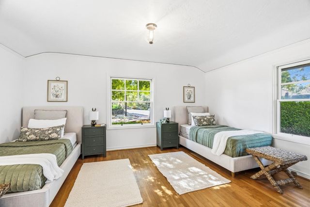 31 S Circle Dr, Santa Cruz, CA 95060