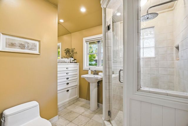 31 S Circle Dr, Santa Cruz, CA 95060