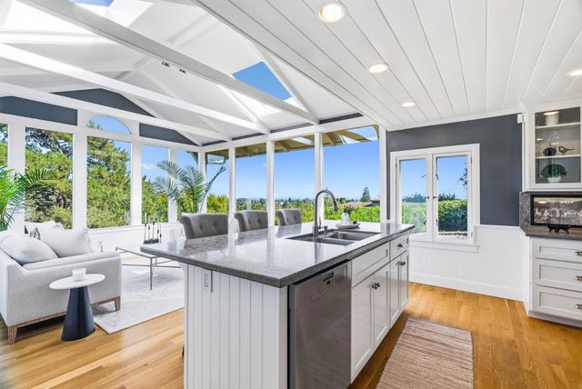 31 S Circle Dr, Santa Cruz, CA 95060