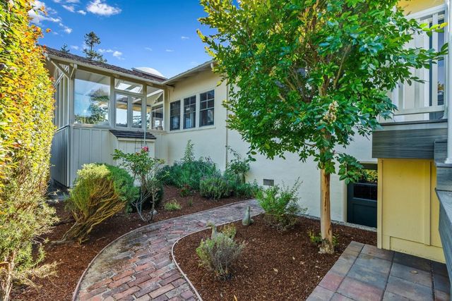 31 S Circle Dr, Santa Cruz, CA 95060