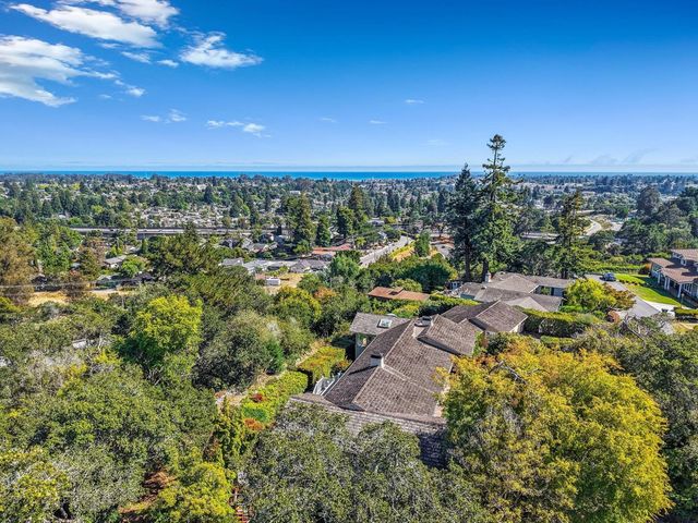 31 S Circle Dr, Santa Cruz, CA 95060