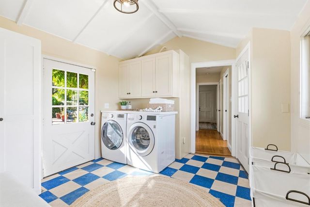 31 S Circle Dr, Santa Cruz, CA 95060