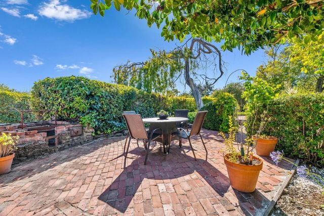 31 S Circle Dr, Santa Cruz, CA 95060