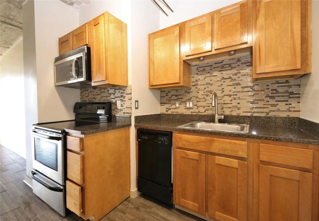 230 W Alabama 804, Houston, TX 77006