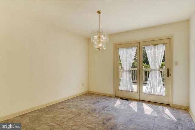 18 SOUTHVIEW CIR, Elizabethtown, PA 17022