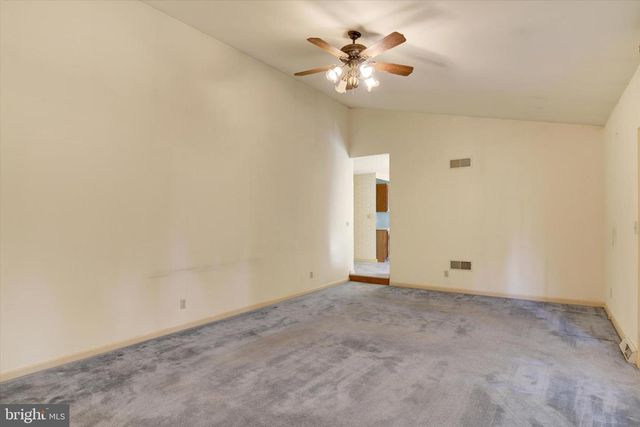 18 SOUTHVIEW CIR, Elizabethtown, PA 17022
