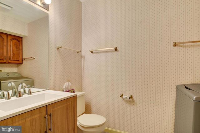 18 SOUTHVIEW CIR, Elizabethtown, PA 17022