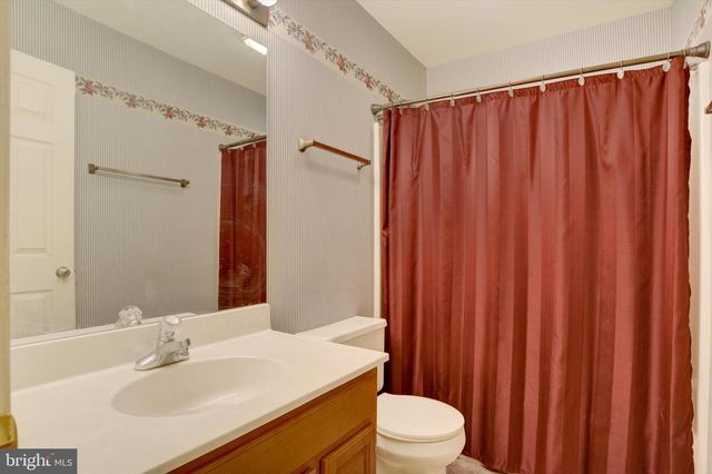 18 SOUTHVIEW CIR, Elizabethtown, PA 17022
