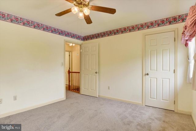 18 SOUTHVIEW CIR, Elizabethtown, PA 17022