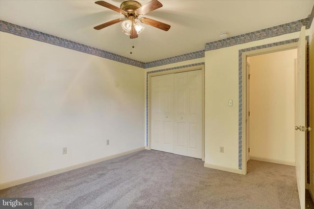 18 SOUTHVIEW CIR, Elizabethtown, PA 17022