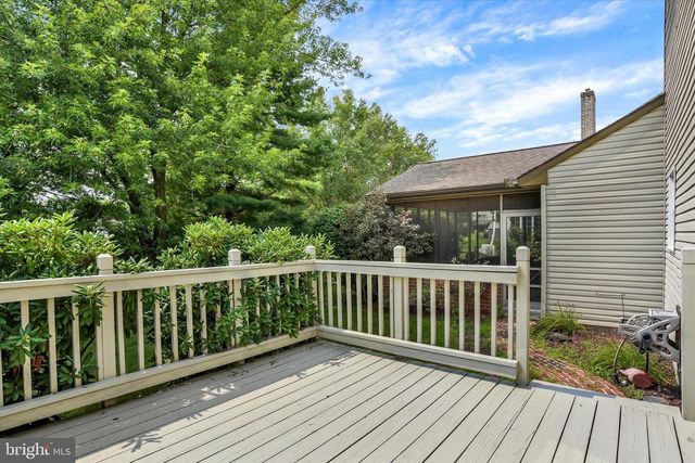 18 SOUTHVIEW CIR, Elizabethtown, PA 17022