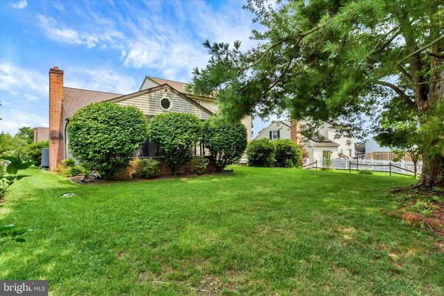 18 SOUTHVIEW CIR, Elizabethtown, PA 17022