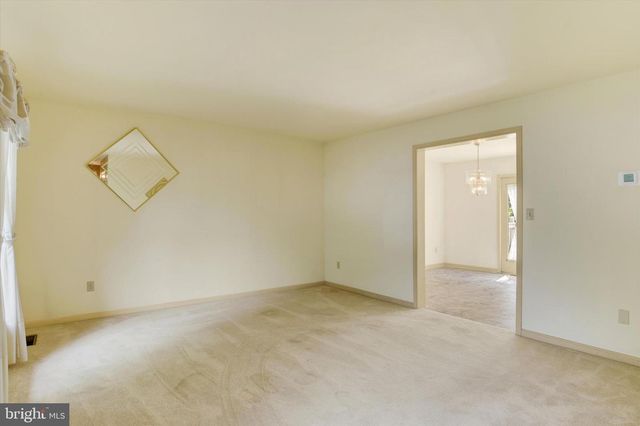 18 SOUTHVIEW CIR, Elizabethtown, PA 17022