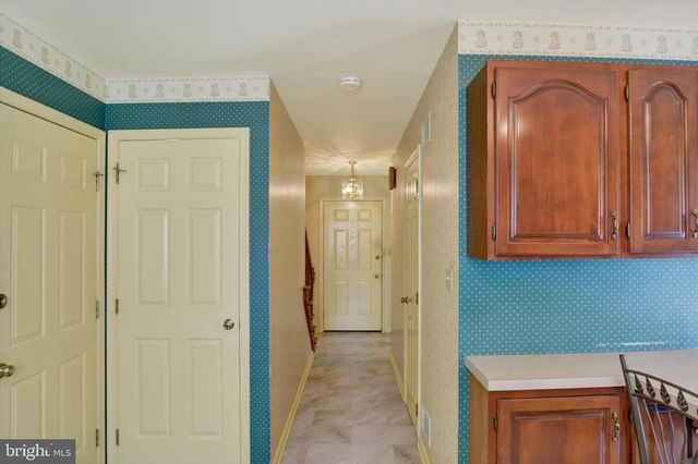 18 SOUTHVIEW CIR, Elizabethtown, PA 17022