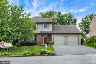 18 SOUTHVIEW CIR, Elizabethtown, PA 17022