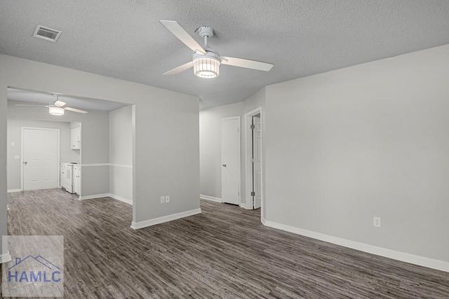 184 Sequoia Circle, Hinesville, GA 31313