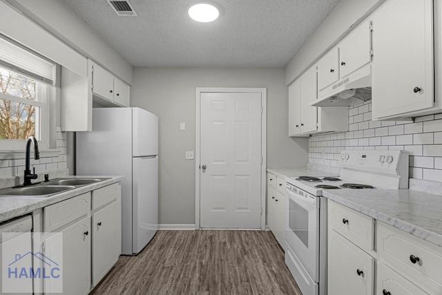 184 Sequoia Circle, Hinesville, GA 31313