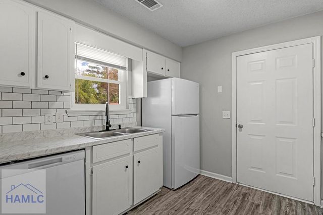 184 Sequoia Circle, Hinesville, GA 31313