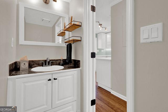 4 Holly Downs Court NW, Atlanta, GA 30318