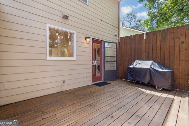 4 Holly Downs Court NW, Atlanta, GA 30318
